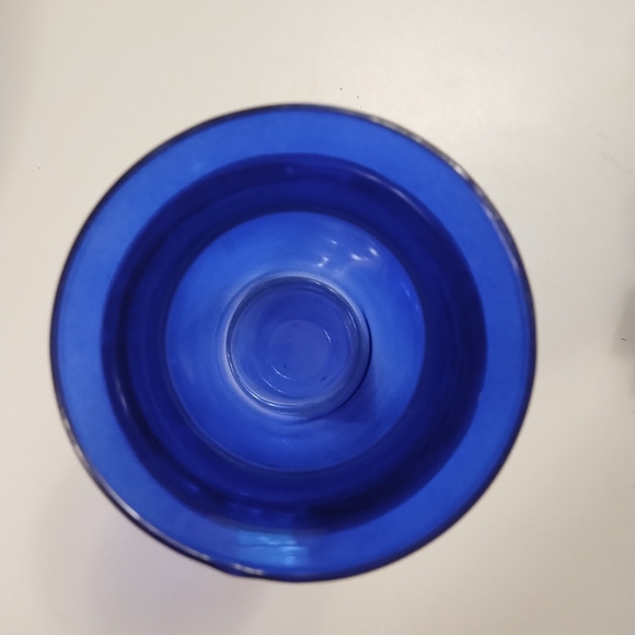 Vintage Anchor Hocking Glass Cobalt Blue 8" Tall Flared Urn Style Flower Vase - Picture 3 of 8